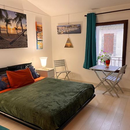 Chambre Cozy Spacieuse, Intra-Muros, Clim, Parking Aigues-Mortes Exterior foto