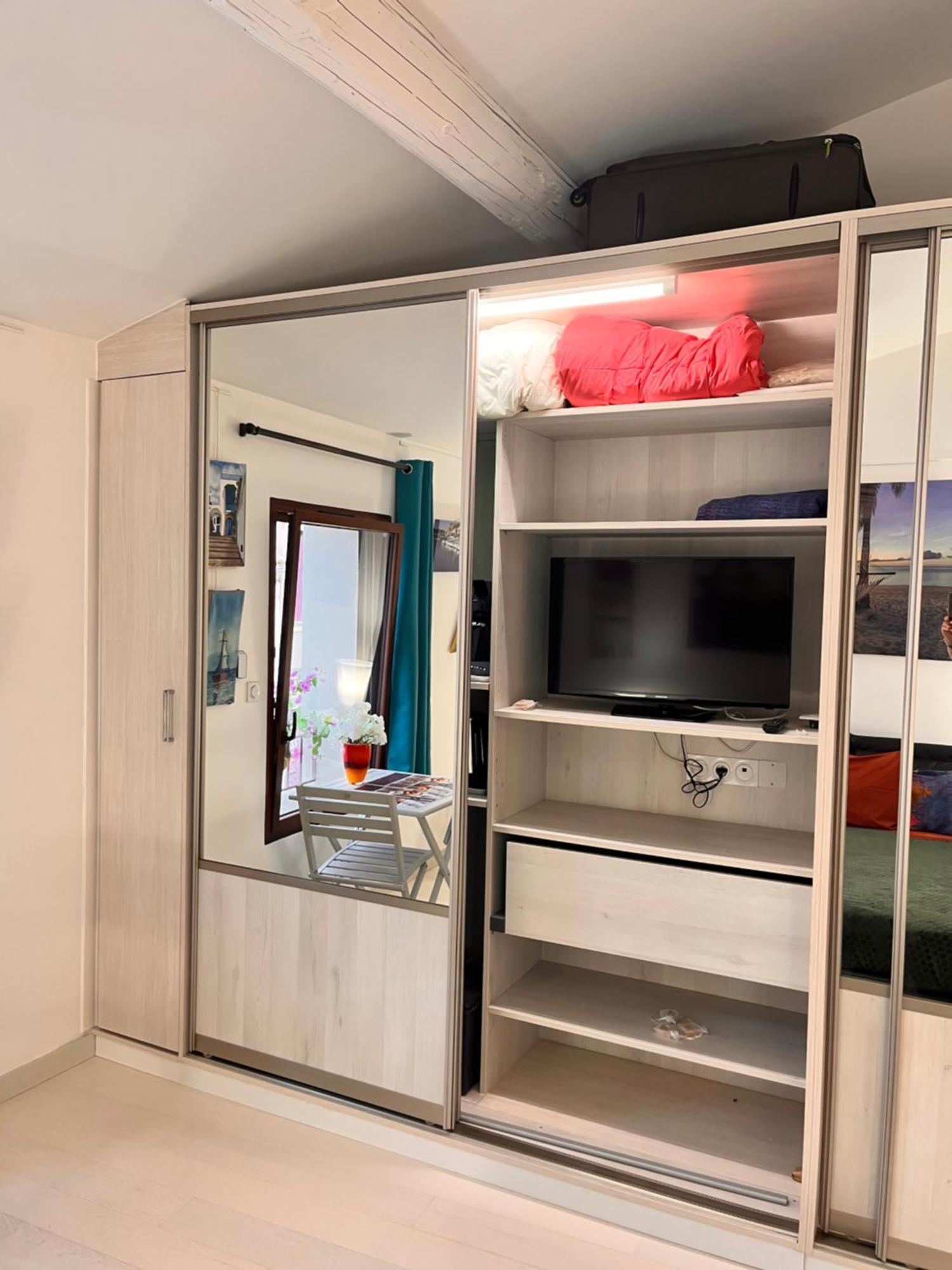 Chambre Cozy Spacieuse, Intra-Muros, Clim, Parking Aigues-Mortes Exterior foto